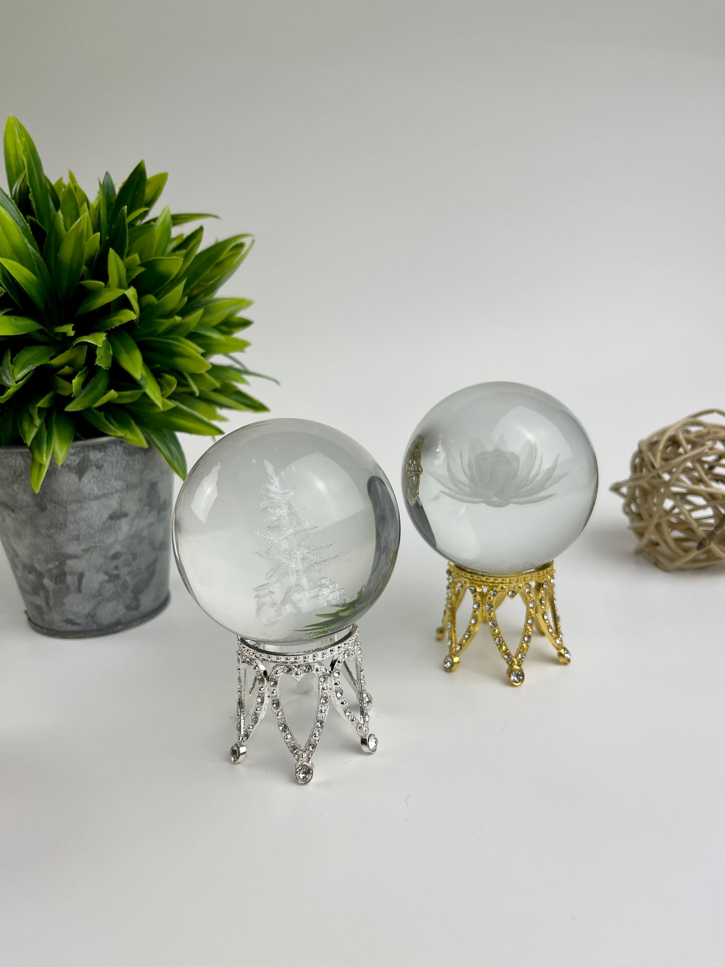Crown Sphere Stands