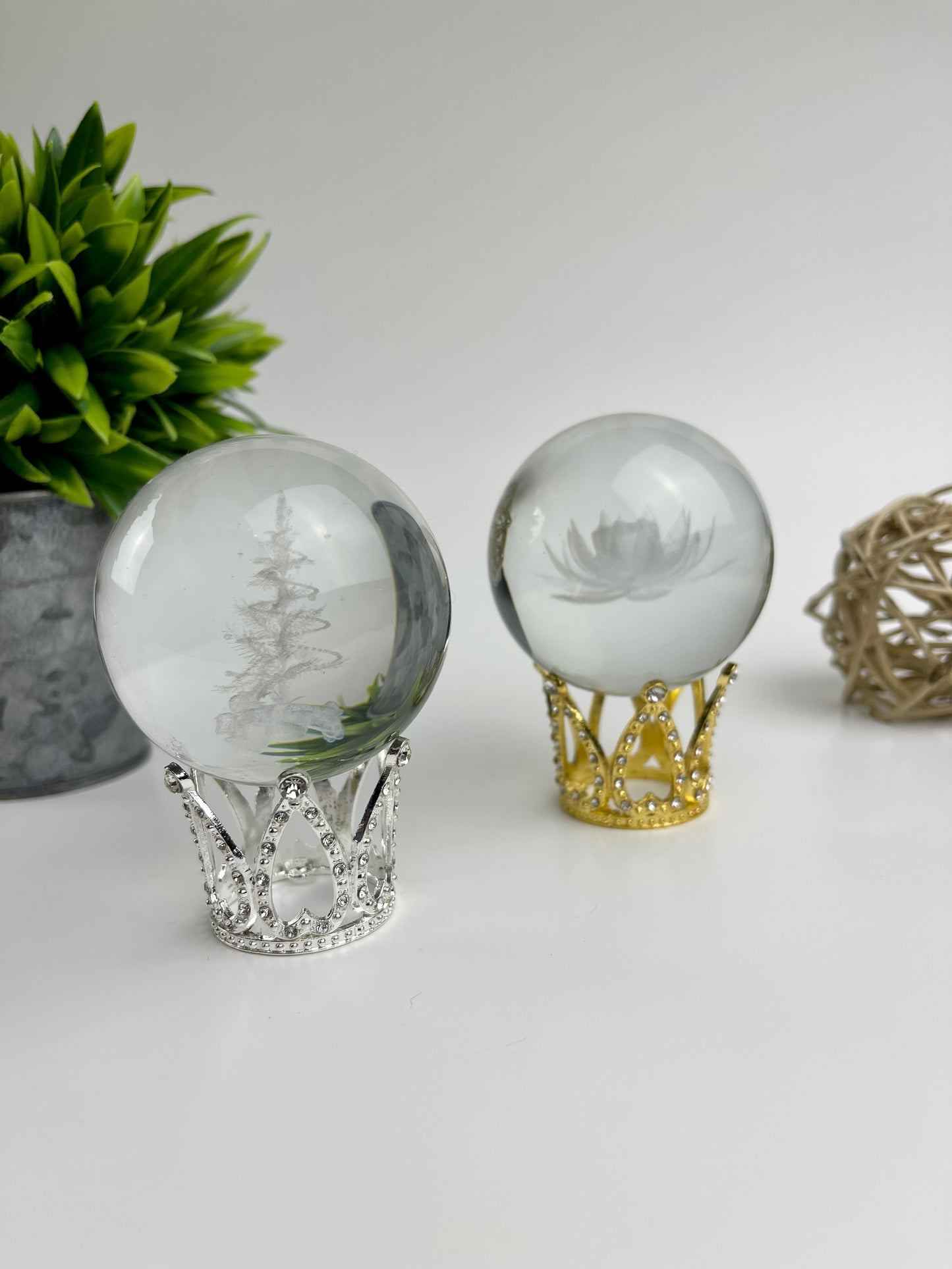 Crown Sphere Stands
