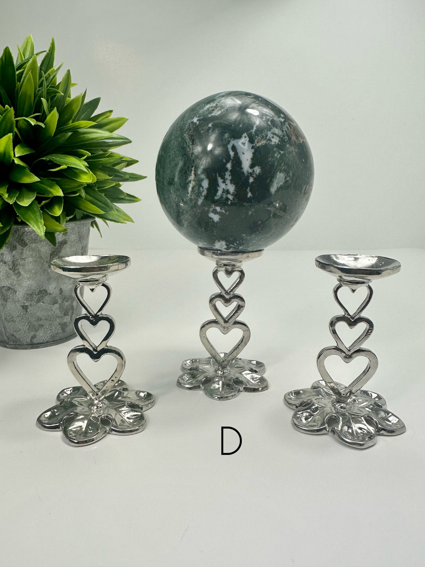 Silver Triple Hearted Sphere Stand