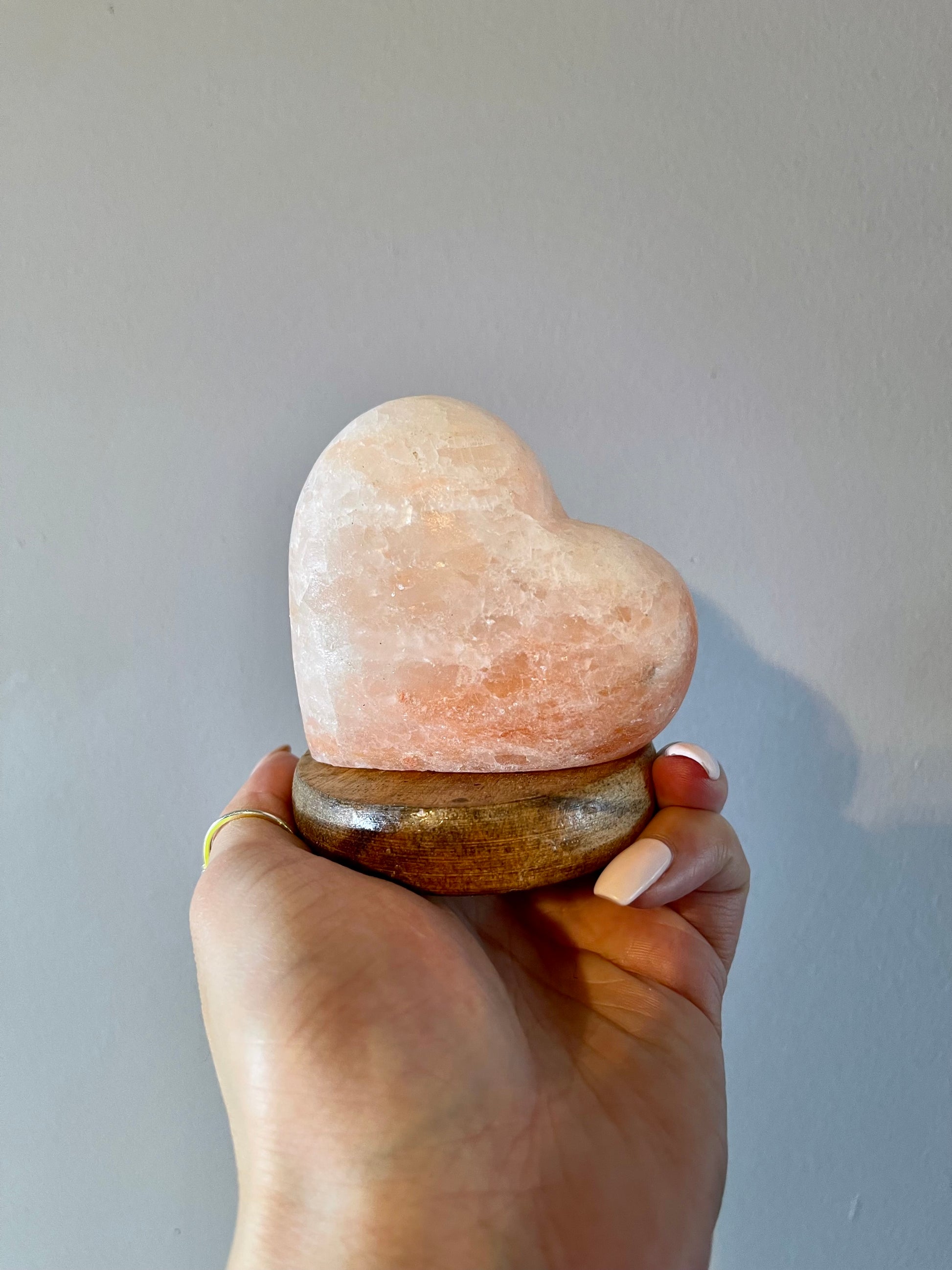 USB Colour Changing Pink Himalayan Salt Lamp - Heart